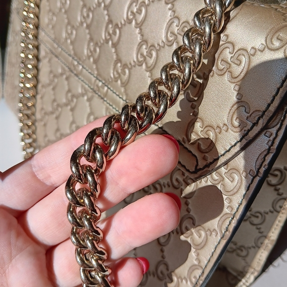 Gucci medium Emily gold embossed shoulder bag - Picture 16 of 16